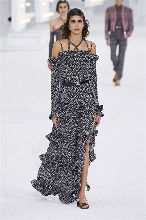 chanel spring 2021 fashion